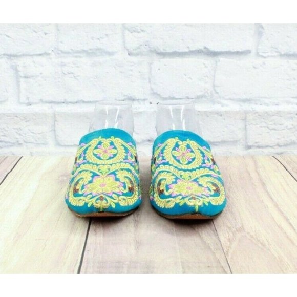 Women's Embroidered Blue Floral Pointed Toe Slip On Mules Flats Shoes Size 7 - Picture 4 of 10